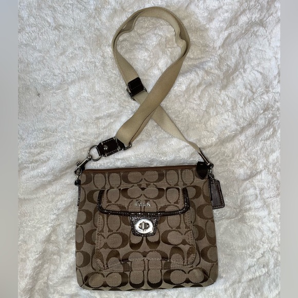 COACH VINTAGE CROSSBODY - Picture 2 of 6